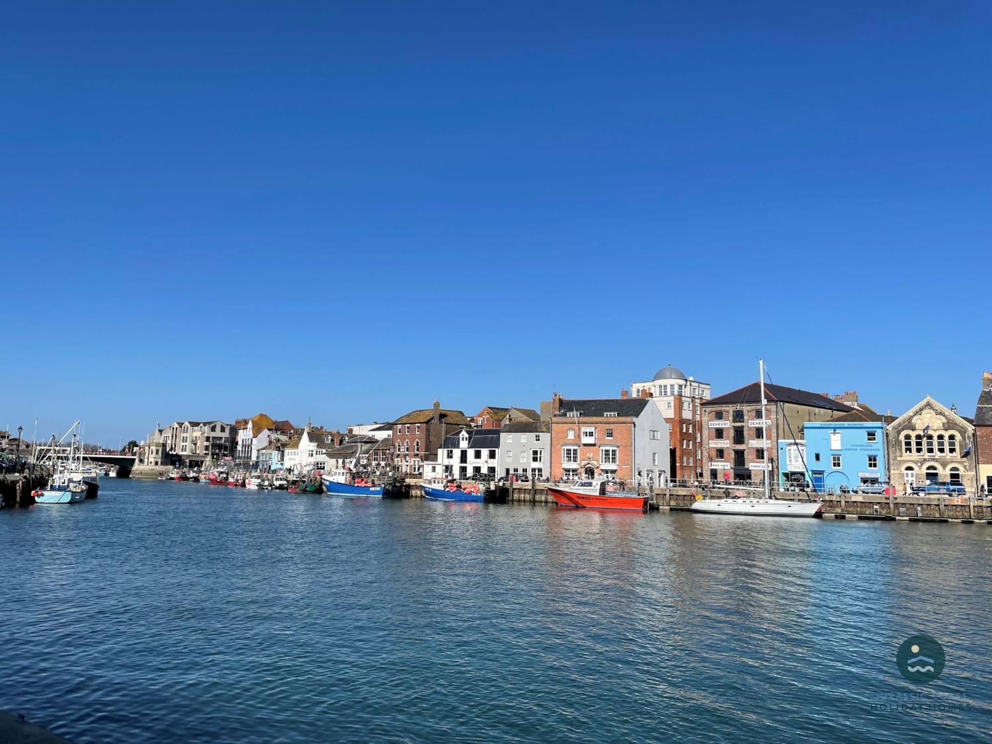 Capstan - Harbour With Parking Weymouth