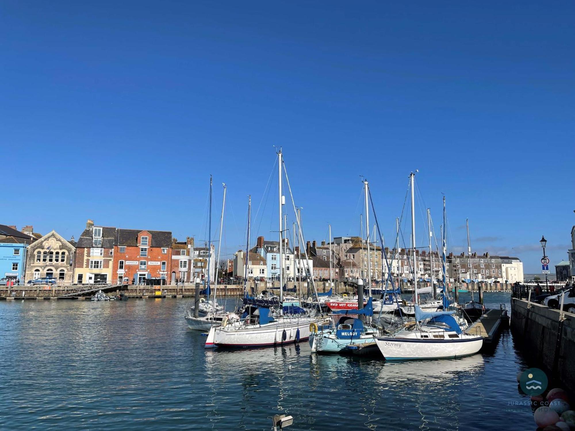 Capstan - Harbour With Parking Holiday home